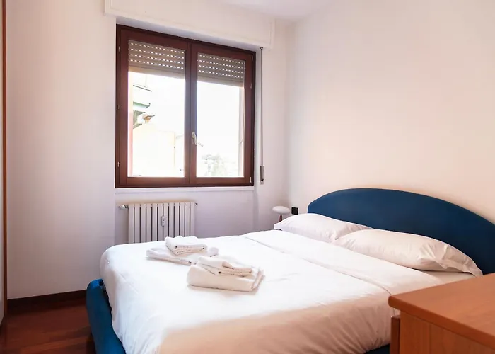 Youhosty - Cechov 21 * Milano