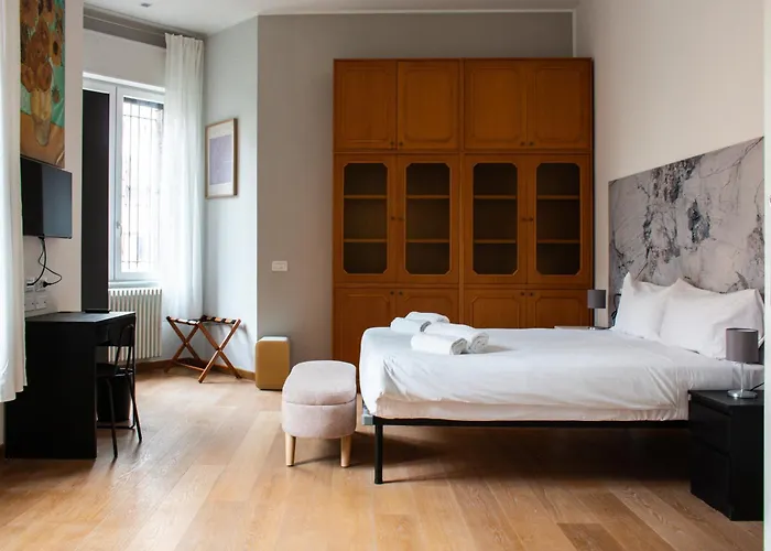 Гостевой дом Rrrapido Holy And - Via Sardegna Милан