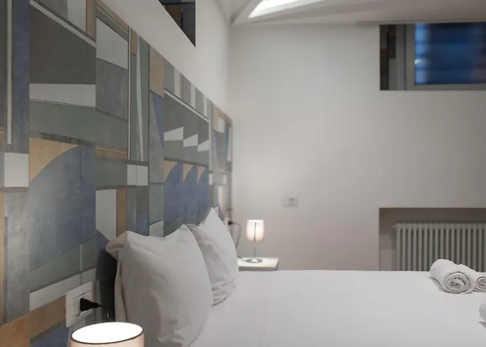 Гостевой дом Rrrapido Holy And - Via Sardegna Милан