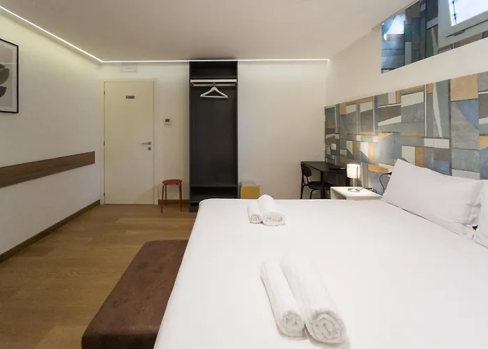 Rrrapido Holy And - Via Sardegna 3* Милан