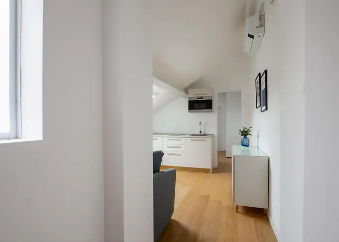 Via Crespi Attic - M1 Pasteur - 10min To Duomo Milaan
