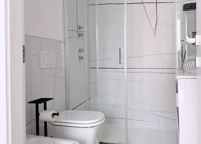 Cardano Blue - 5 Min Da Stazione Apartamento