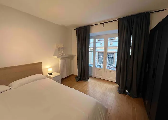 Spacious 2br 2ba Porta Venezia Walk To Fs