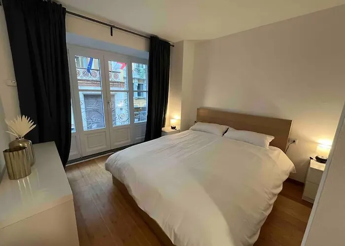 Spacious 2br 2ba Porta Venezia Walk To Fs *