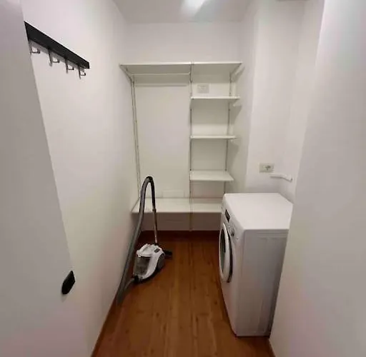 Spacious 2br 2ba Porta Venezia Walk To Fs Prázdninový dům