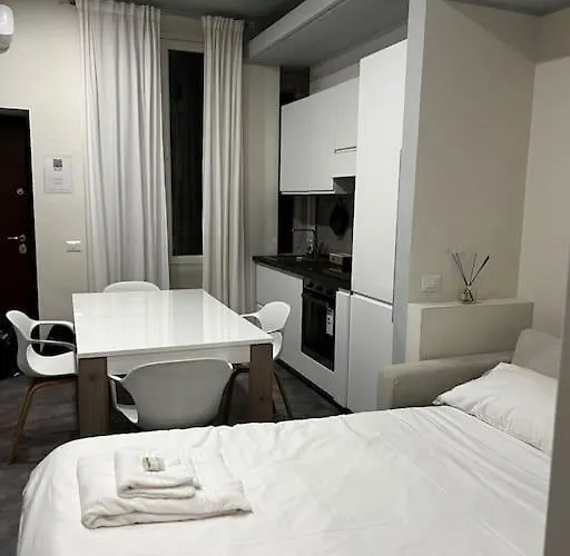 10 Min Da Navigli E Centro アパート ミラノ