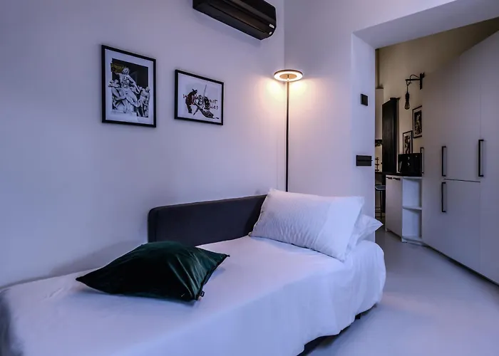 דירה Navigli - Design With Private Terrace *