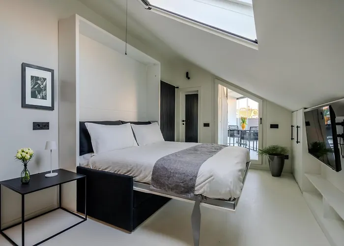 Navigli - Design With Private Terrace