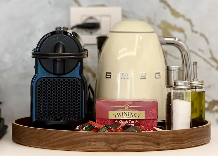 Teodorico Apartments - Quiet Garden View Apartment With Parking