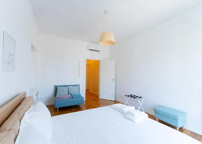 Casa Soperga, Corso Buenos Aires, Loreto, Apartmán