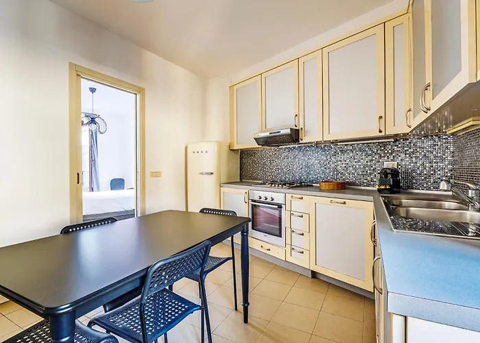 Elegant 2 Bedrooms Near Duomo