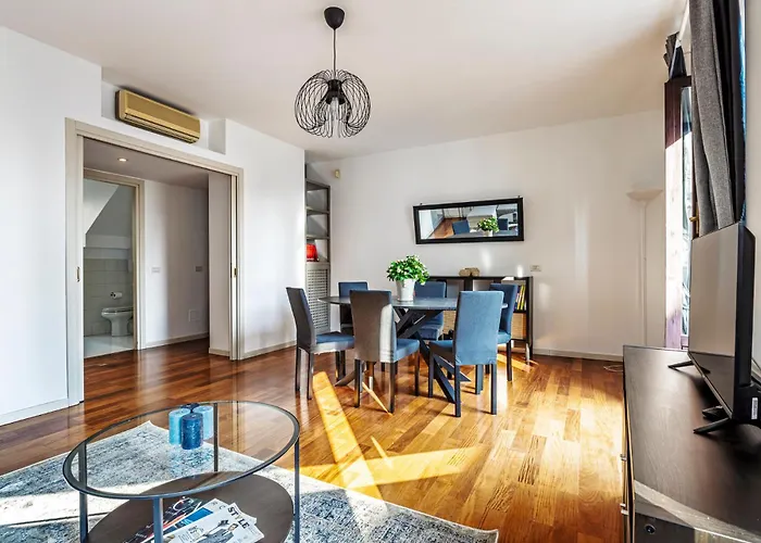 Elegant 2 Bedrooms Near Duomo *