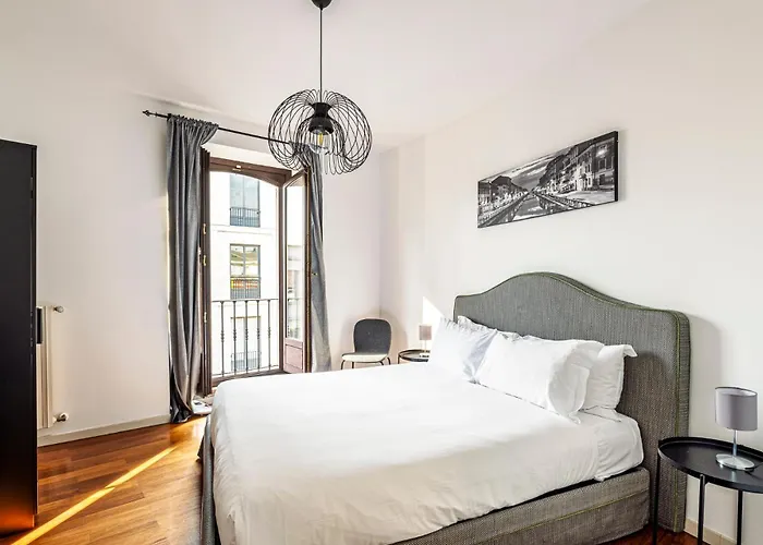 Elegant 2 Bedrooms Near Duomo