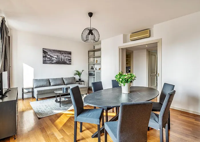 Elegant 2 Bedrooms Near Duomo 公寓