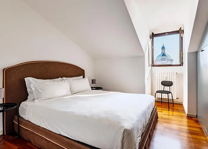 Elegant 2 Bedrooms Near Duomo *