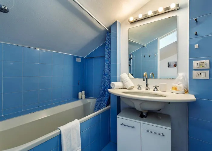 Elegant 2 Bedrooms Near Duomo