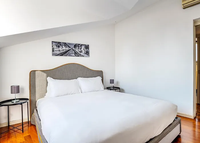 Elegant 2 Bedrooms Near Duomo 公寓