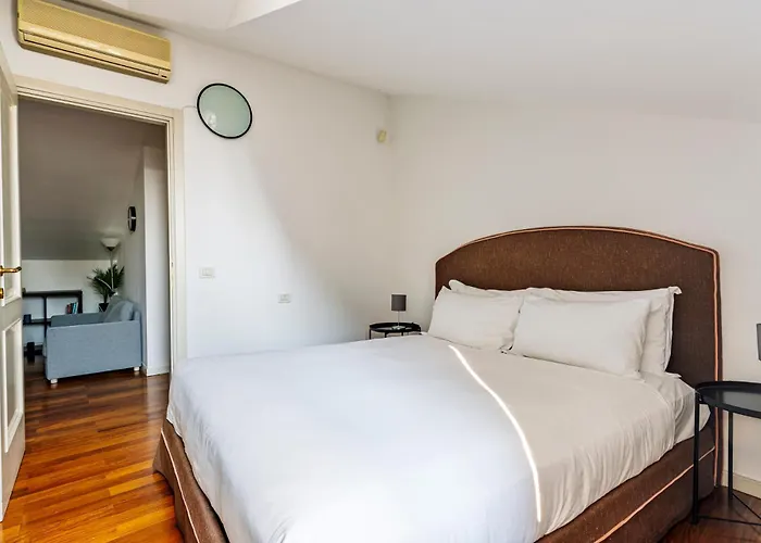 Elegant 2 Bedrooms Near Duomo 公寓 *