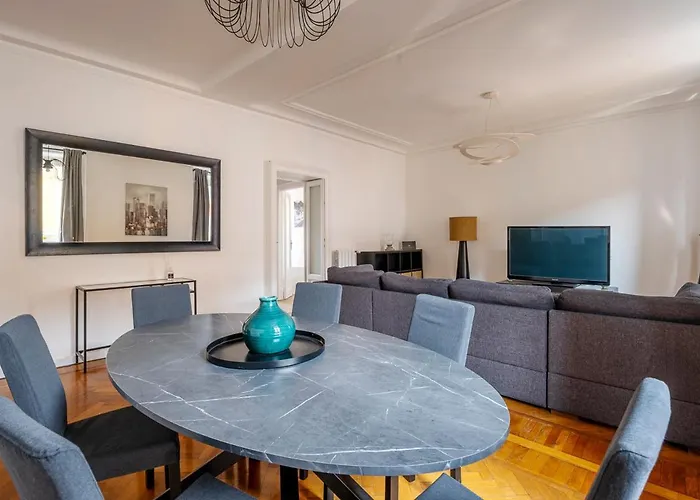 Exclusive 3 Bedrooms In Brera * Mediolan