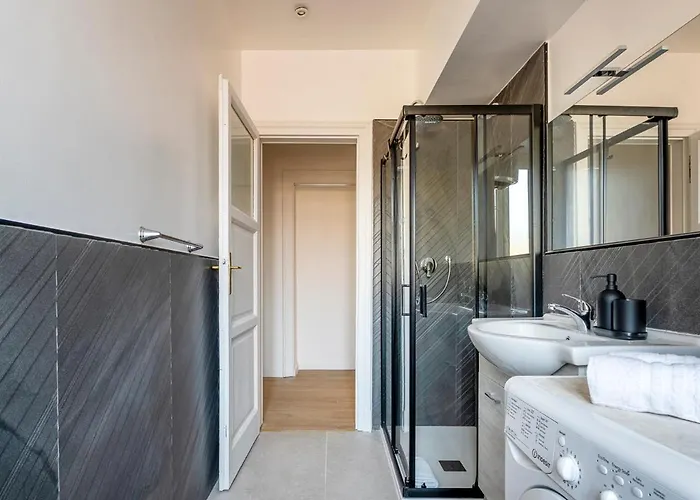 Exclusive 3 Bedrooms In Brera Mediolan