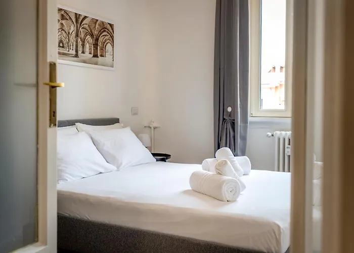 Exclusive 3 Bedrooms In Brera Mediolan