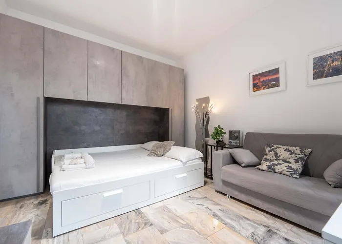 12 Centro Parking Free