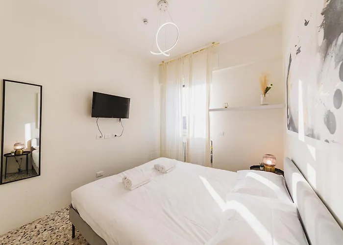 Luminoso In Porta Venezia شقة *