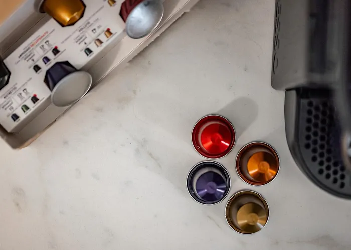 Апартаменты Isola Urban Oasis - Cozy & Stylish