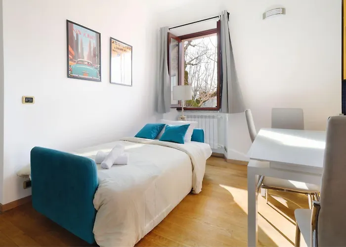 Navigli Tradizionale Con Giardino *