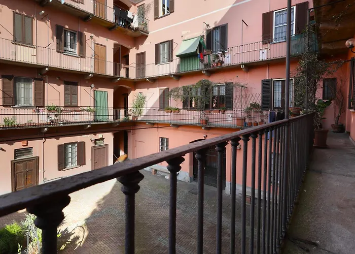 Navigli Tradizionale Con Giardino *