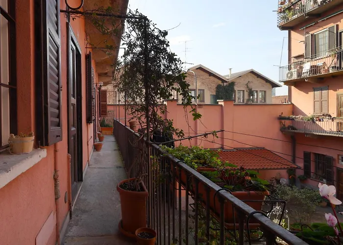 Navigli Tradizionale Con Giardino
