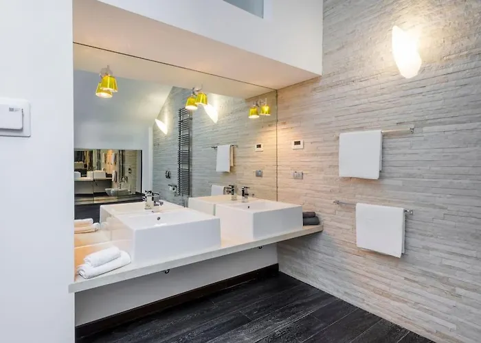 Piscina Interna Privata E A