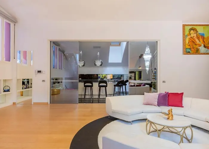 Piscina Interna Privata E A * ميلان