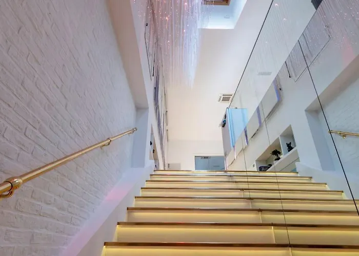 Piscina Interna Privata E A ميلان