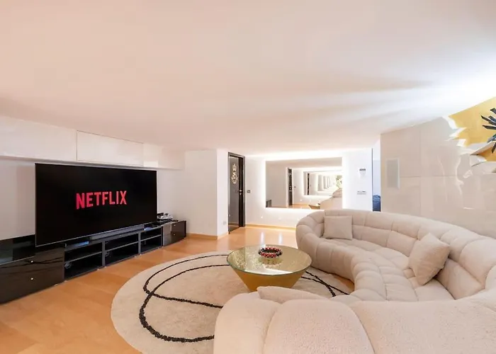 Piscina Interna Privata E A * ميلان