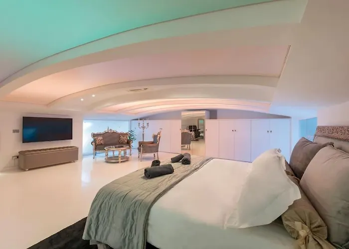 Piscina Interna Privata E A