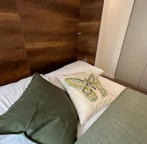 2br 2ba Ultra-fast Wifi Steps To Metro