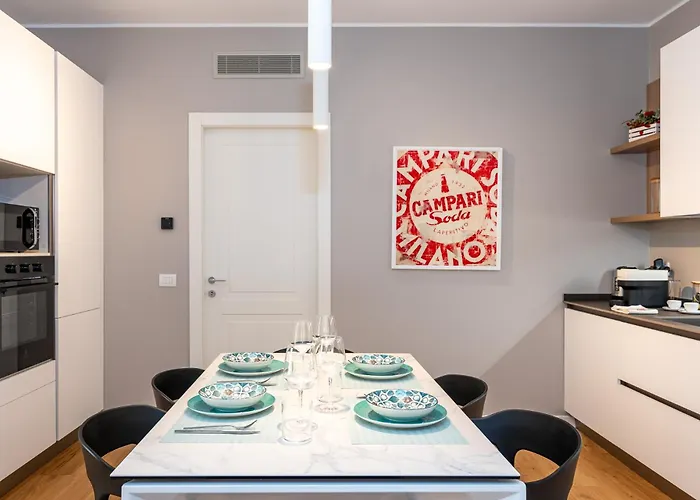 Luxurious & Spacious Flats In Duomo 公寓 米兰
