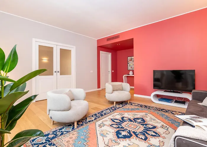 Luxurious & Spacious Flats In Duomo Apartamento