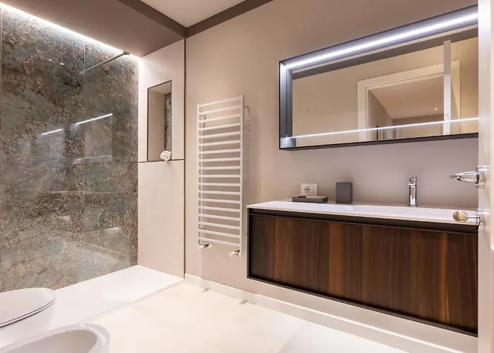 Luxurious & Spacious Flats In Duomo Milán