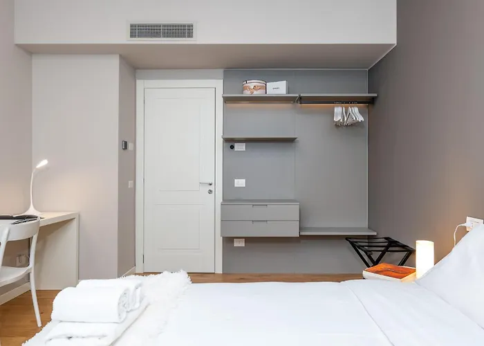 Luxurious & Spacious Flats In Duomo * Milán