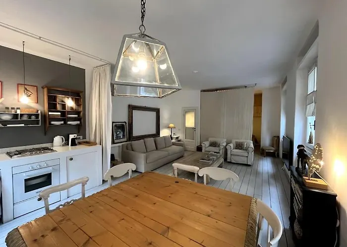 Stylish Courtyard Loft Citylife בית נופש *