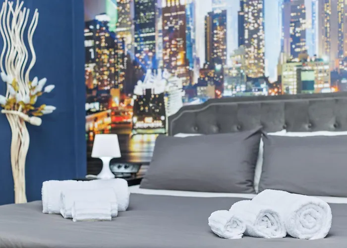 Life Elegant Penthouse With Terrace, Wi-fi Netflix, Subway 5 Min - Very Convenient Location شقة *