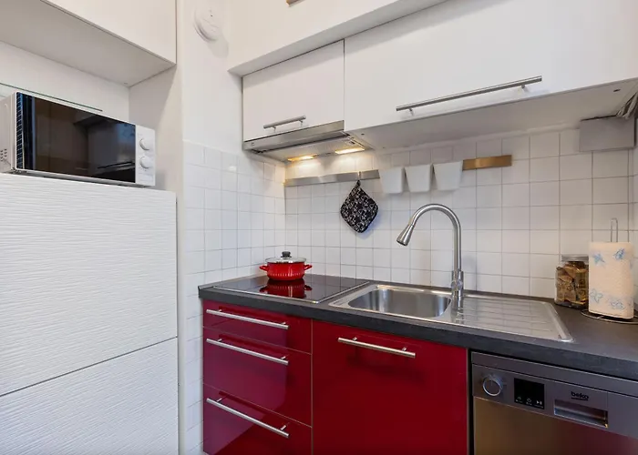 Life Elegant Penthouse With Terrace, Wi-fi Netflix, Subway 5 Min - Very Convenient Location 아파트 밀라노
