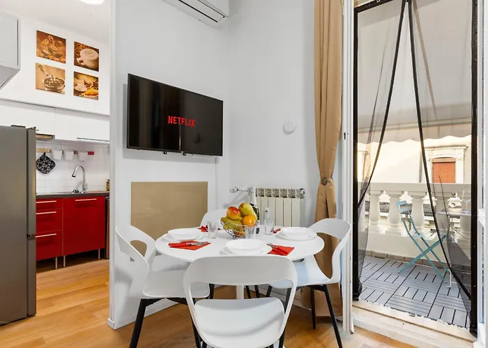 Life Elegant Penthouse With Terrace, Wi-fi Netflix, Subway 5 Min - Very Convenient Location 아파트 밀라노