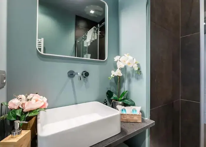 A Few Steps From The Duomo I Design I Free Wifi * Milan