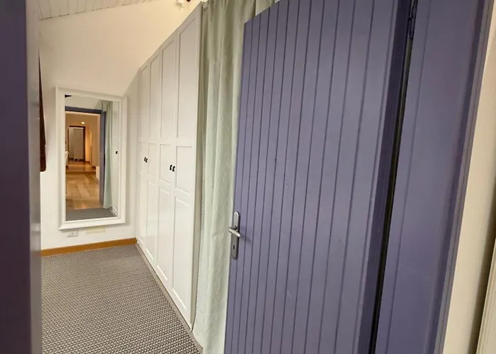 Sunny 2br Penthouse Near