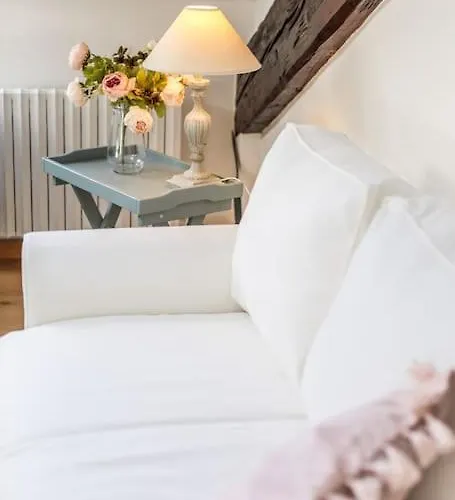 בית נופש Sunny 2br Penthouse Near
