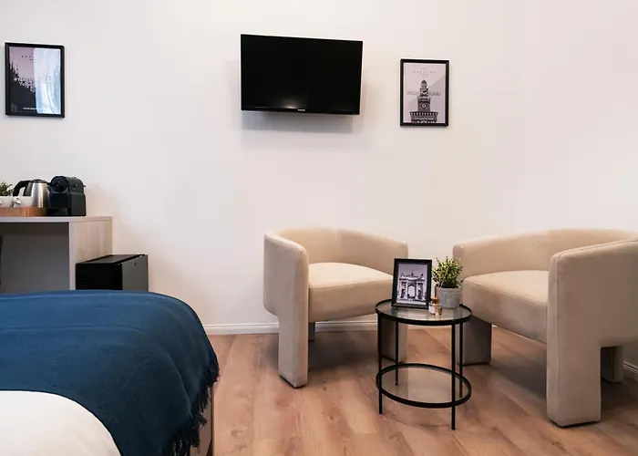 Отель Easylife - Fl In