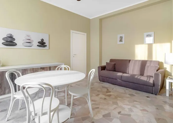 House San Siro M5 2 Netflix Апартаменты